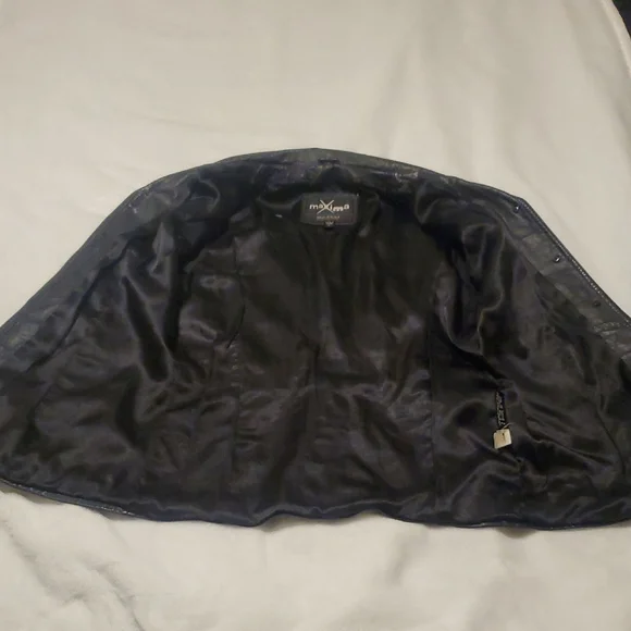 Wilsons Leather Maxima Women's Sleek Black Leather Jacket - Picture 4 of 9